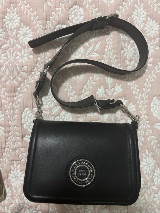 Marc Jacobs Handbags - Marc Jacobs Black Leather Crossbody with Signature Logo Medallion
